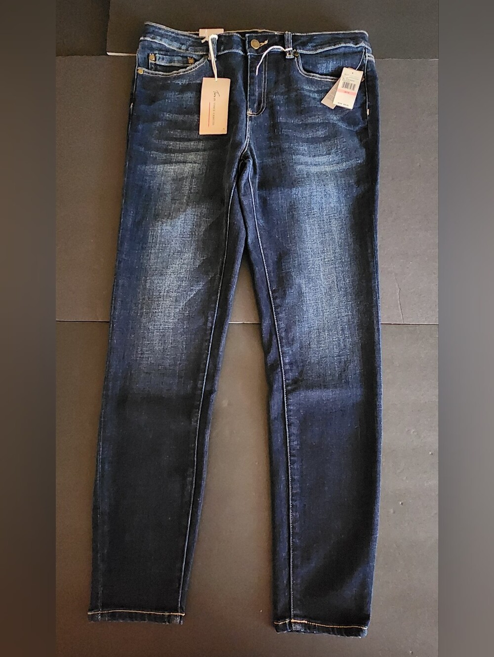 NWT "Two" by Vince Camuto, Skinny Jeans, W-30/10, Cotton Blend